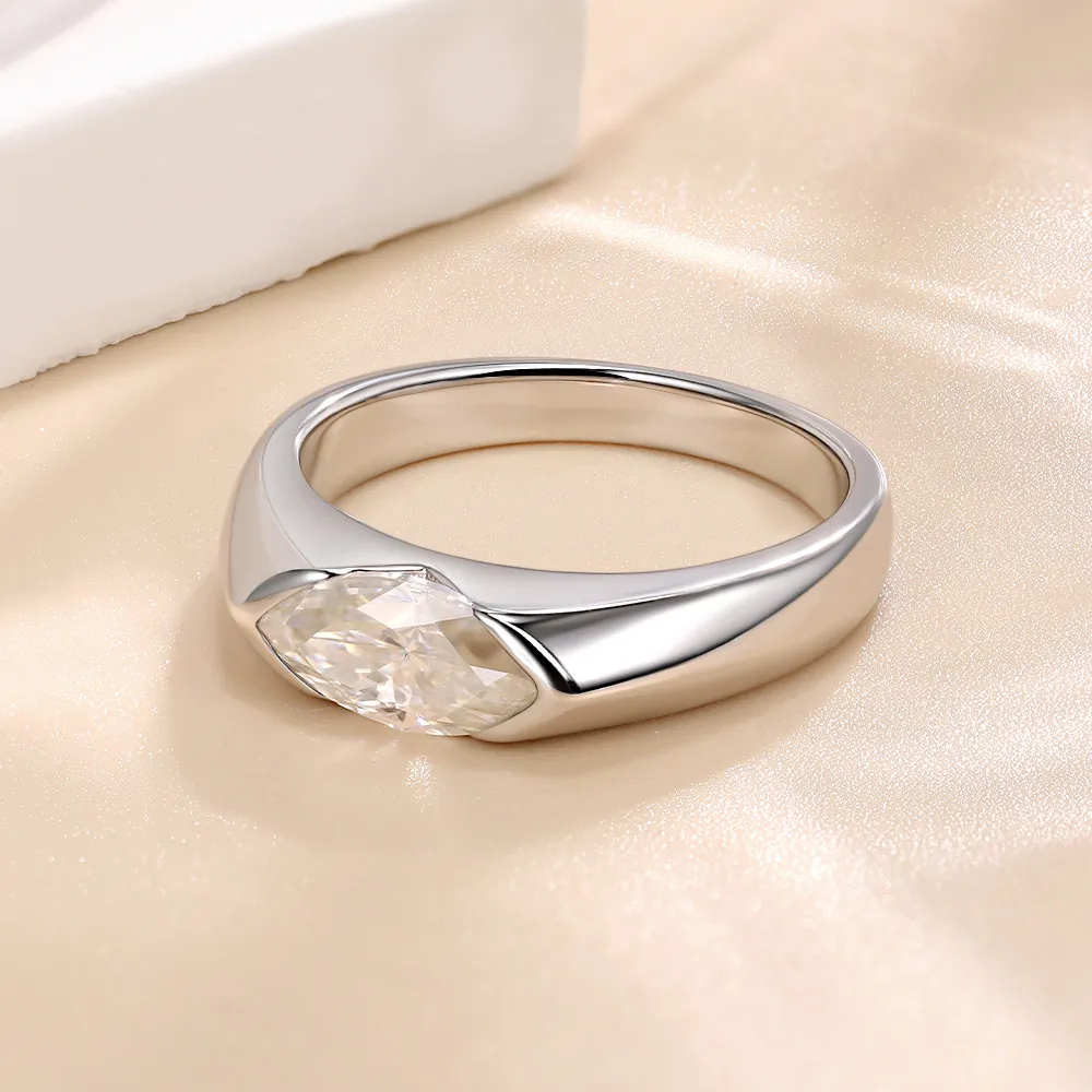 1ct Marquise Solitaire Ring - Image 2