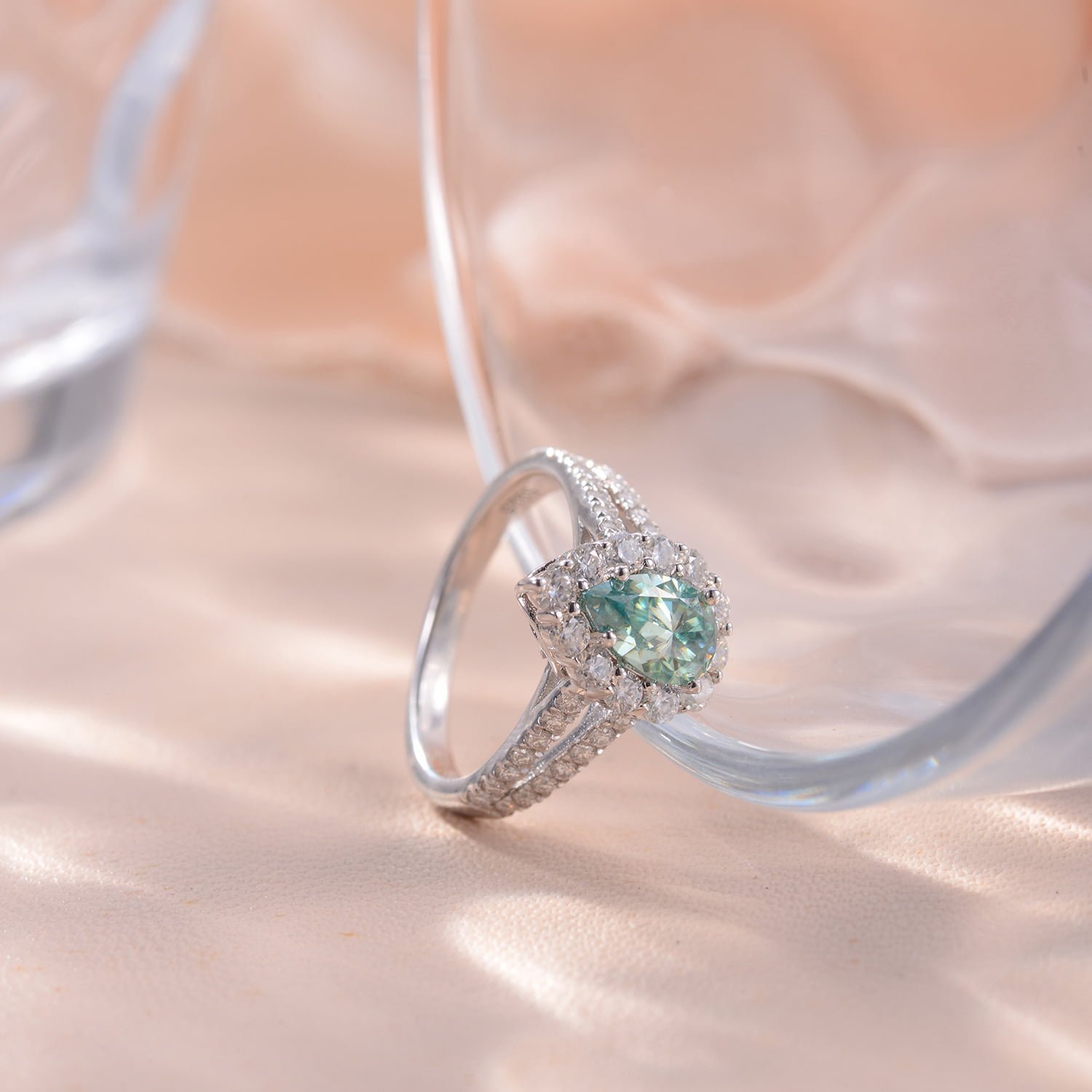 1ct Moissanite Green Halo Ring - Image 5