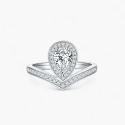 1ct Pear Moissanite Chevron Ring