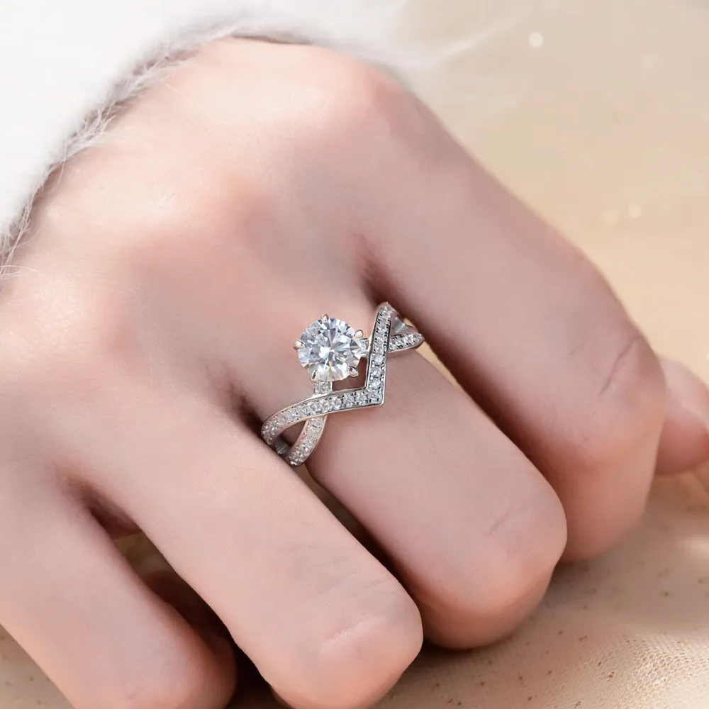 Pear-cut Moissanite Twist Ring - Image 3