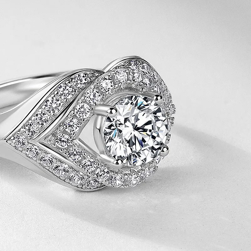 1ct Round Moissanite Eye Ring - Image 2