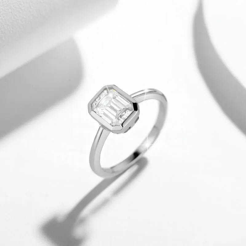 2ct Emerald Cut Bezel Setting Ring - Image 3