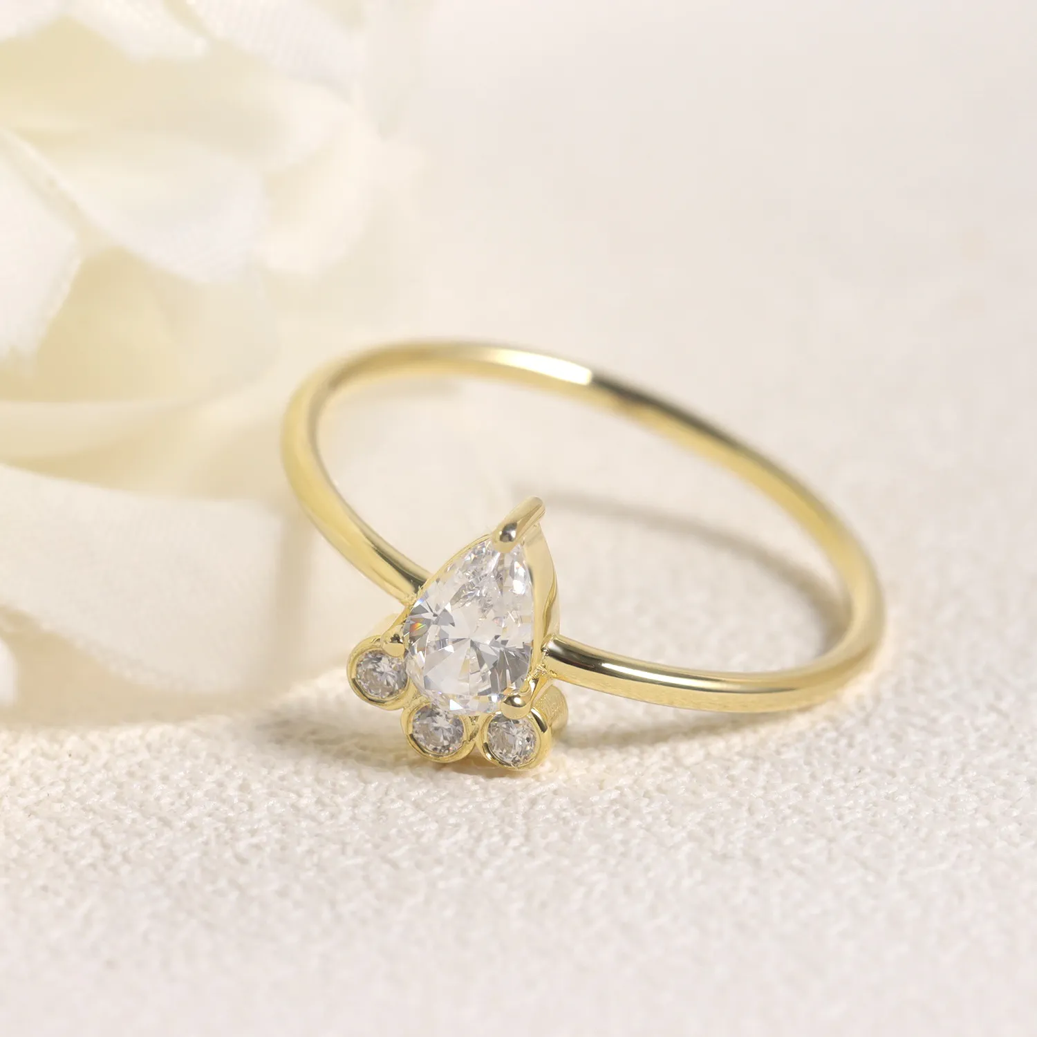 Pear Moissanite Cluster Ring - Image 4