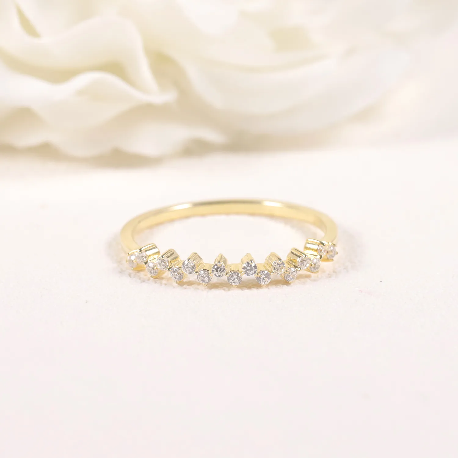 Staggered Spark Moissanite Ring - Image 3