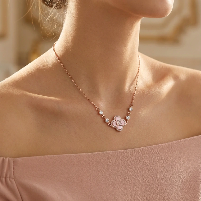 Sakura Cleef Necklace - Image 2